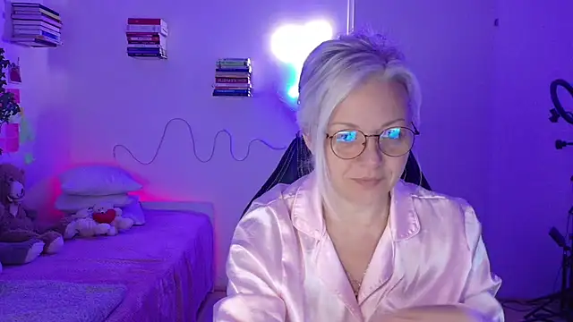 Linsy Kim online show from 25, 3, 2026