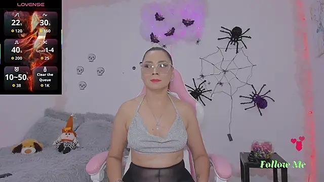 Snapshot of milfAaura chatting on 25, 10, 2025 milfAaura online show from 25, 10, 2025