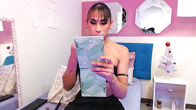 NicoletBlossom online show from 28, 11, 2025