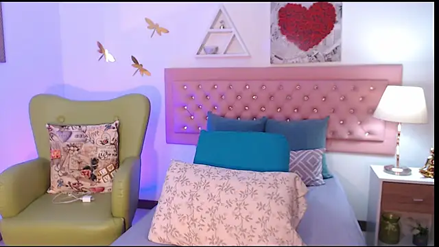 NicoletBlossom online show from 4, 3, 2026