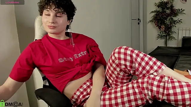 Adeline Perle online show from 10, 1, 2026