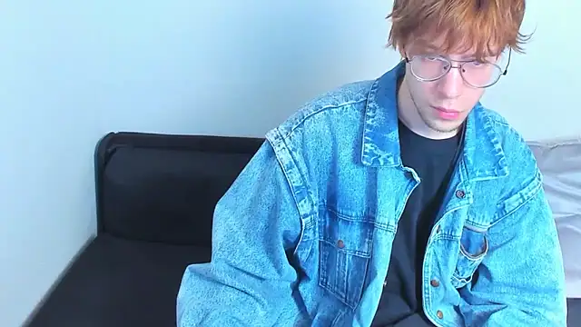 Snapshot of JasperWilson chatting on 2, 10, 2025 JasperWilson online show from 2, 10, 2025