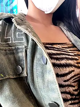 Snapshot of Clara8899 chatting on 18, 10, 2025 Clara8899 online show from 18, 10, 2025