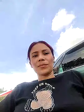 dulcelatin21 online show from 4, 11, 2025