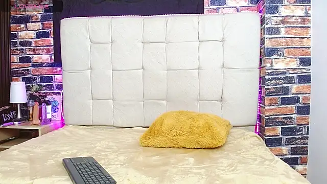 marilunabrown303av online show from 21, 10, 2025