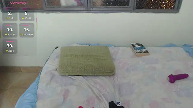 Juliethserna online show from 3, 11, 2025