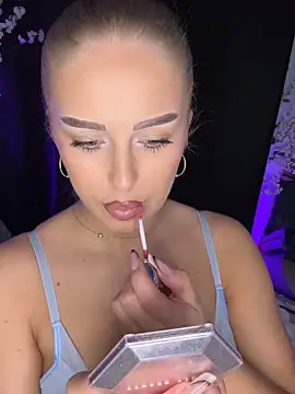 AubrieleRouj1 online show from 3, 3, 2026