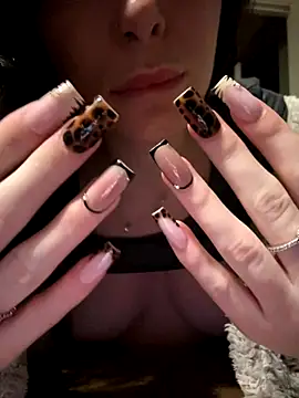 Snapshot of Sophsaysxox chatting on 14, 11, 2025 Sophsaysxox online show from 14, 11, 2025