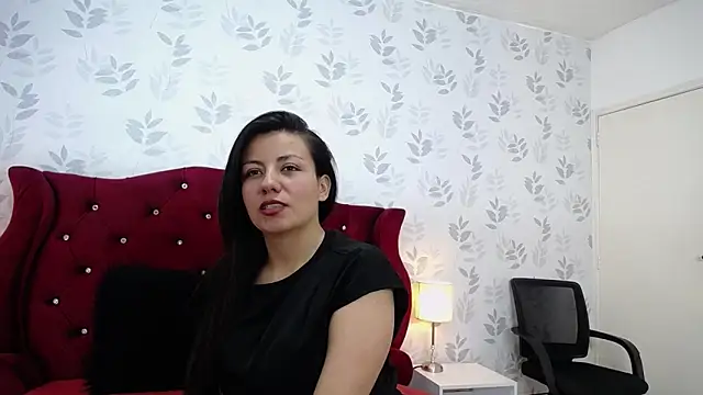 MargarettCooper online show from 8, 10, 2025