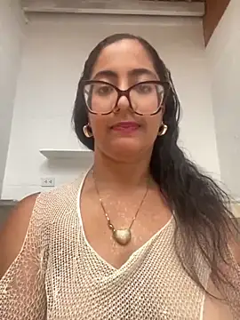 Snapshot of Jessyivonne chatting on 17, 10, 2025 Jessyivonne online show from 17, 10, 2025