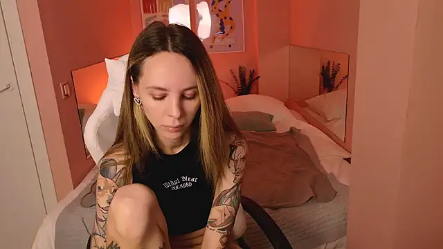 MiaGraham1 online show from 24, 10, 2025