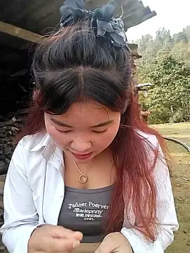 lylylove online show from 18, 3, 2026