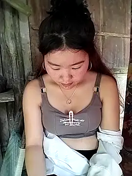 lylylove online show from 28, 3, 2026