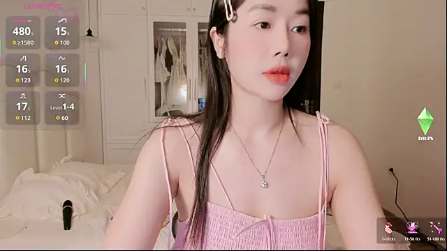 strawberry-ni online show from 20, 10, 2025