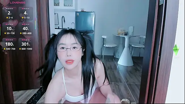 strawberry-ni online show from 27, 10, 2025