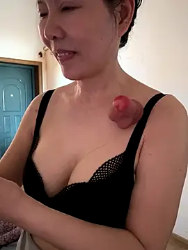 xiiuuff18 online show from 11, 10, 2025