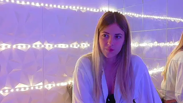 Aishha  online show from 19, 9, 2025