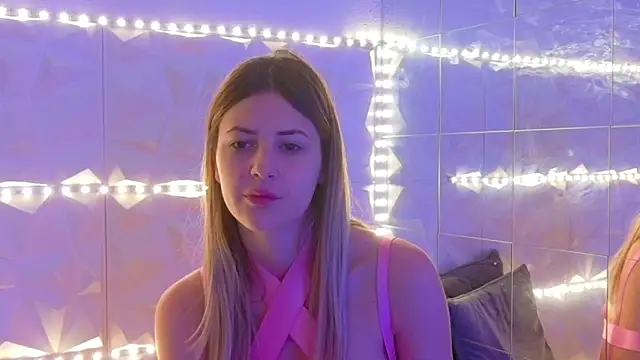 Aishha  online show from 28, 11, 2025