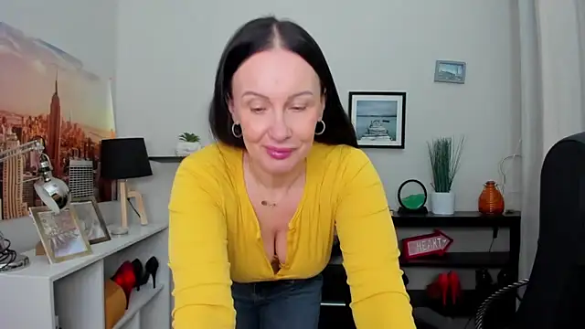 Velvet Jasmine online show from 9, 10, 2025