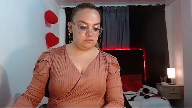 Snapshot of Sasha_TK chatting on 8, 9, 2025 Sasha TK online show from 8, 9, 2025
