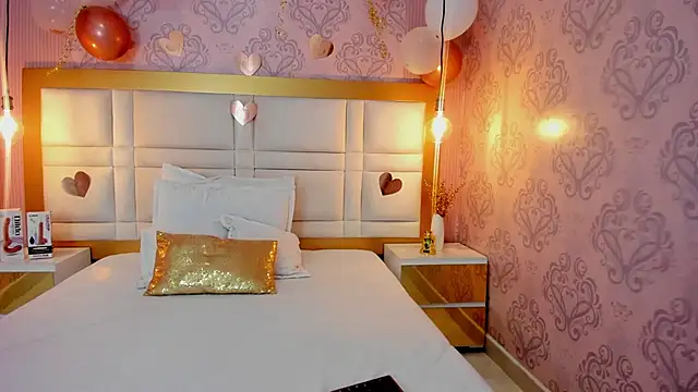 Briana 24 online show from 8, 11, 2025