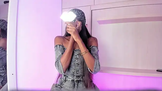 Stefannyevans  online show from 5, 3, 2026