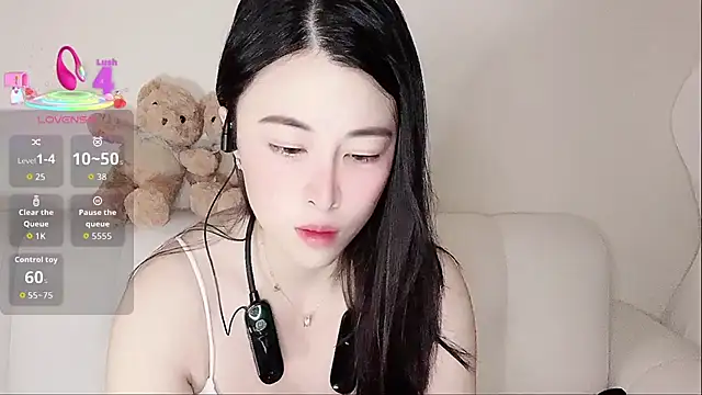 Snapshot of LuLu-Moon chatting on 24, 9, 2025 LuLu-Moon online show from 24, 9, 2025