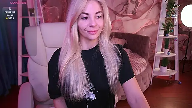 BellaRayyy online show from 16, 3, 2026