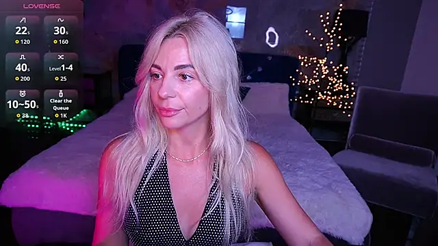 Snapshot of BellaRayyy chatting on 7, 5, 2026 BellaRayyy online show from 7, 5, 2026