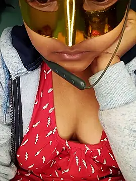 Snapshot of mimi87hoty chatting on 10, 1, 2026 mimi87hoty online show from 10, 1, 2026