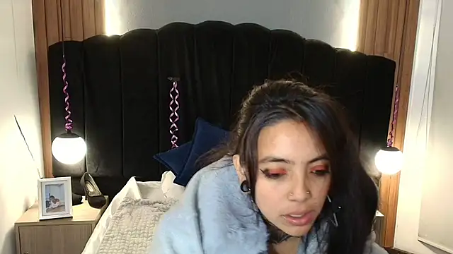 LiaMonroee  online show from 7, 4, 2026