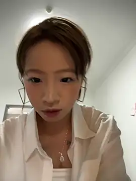 jingjing005 online show from 11, 6, 2026