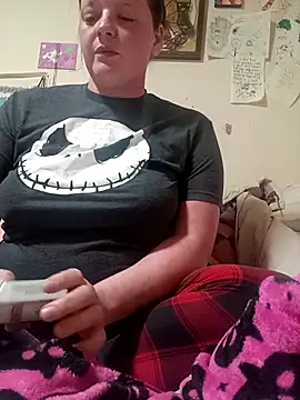 Snapshot of Butterflyann9090 chatting on 24, 11, 2025 Butterflyann9090 online show from 24, 11, 2025