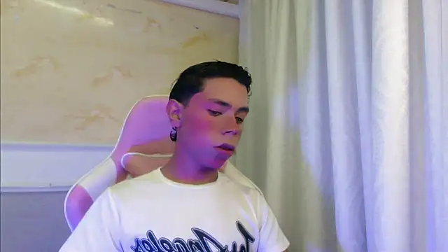 Snapshot of ALEX_HOTl_ chatting on 26, 9, 2025 ALEX HOTl online show from 26, 9, 2025