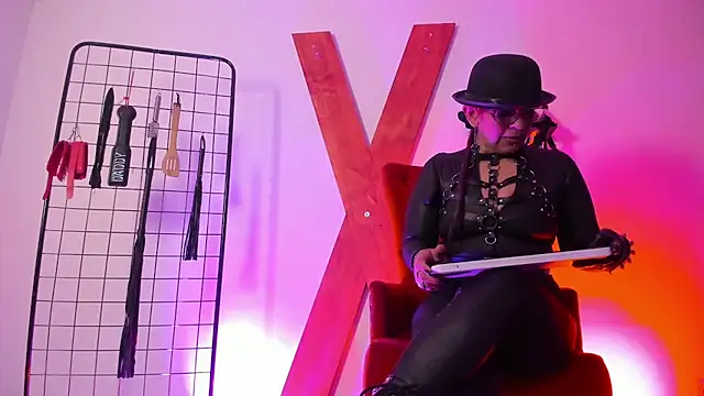 Snapshot of Miss_Mirandaa chatting on 22, 11, 2025 Miss Mirandaa online show from 22, 11, 2025