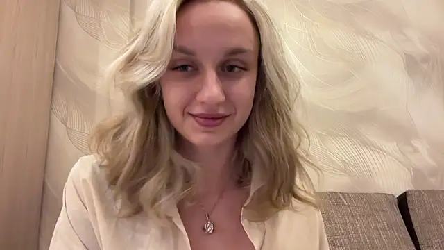 AdeleEverhart online show from 29, 11, 2025