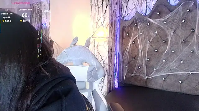 Zami Escobar of online show from 1, 11, 2025