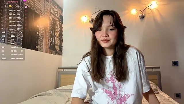 KiraVelvet online show from 9, 9, 2025