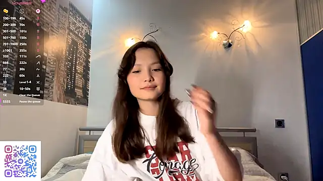 KiraVelvet online show from 17, 9, 2025