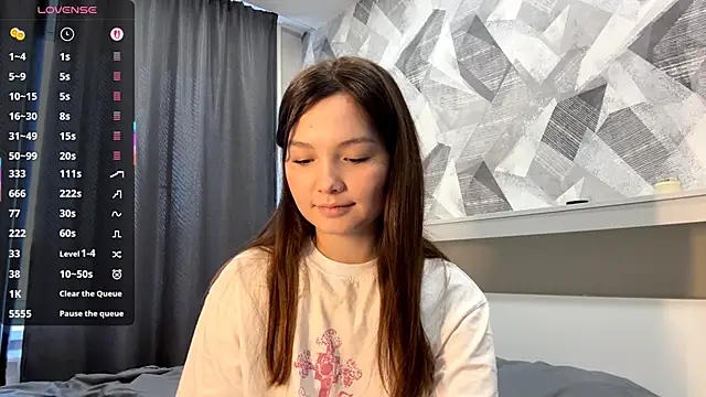 KiraVelvet online show from 11, 10, 2025