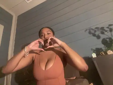 Snapshot of princesslivv chatting on 25, 7, 2026 princesslivv online show from 25, 7, 2026