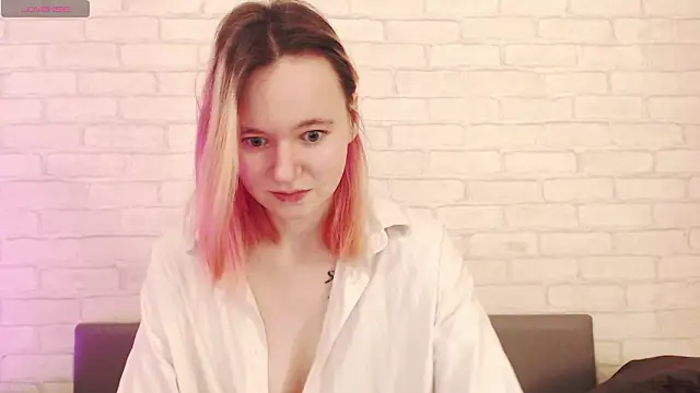 Ericha Stone online show from 6, 3, 2026