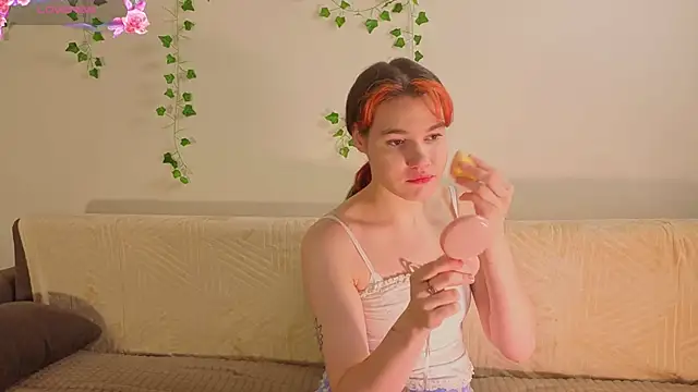 MauraSpurrier online show from 28, 9, 2025