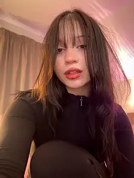 YourLittleDevil online show from 8, 10, 2025