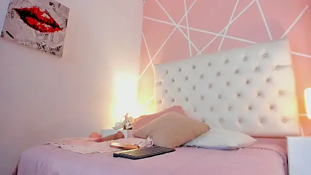 Viictoriia Lopez online show from 1, 10, 2025