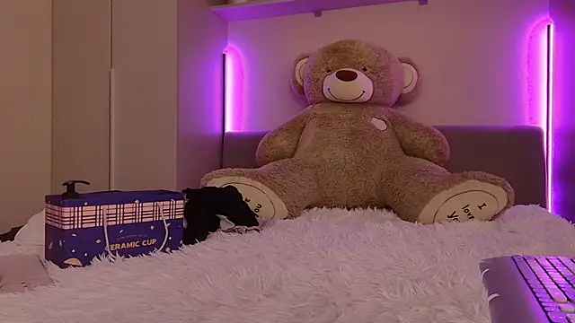 Snapshot of Missss_Eva chatting on 1, 12, 2025 Missss Eva online show from 1, 12, 2025