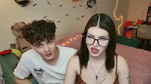 Alice18James online show from 13, 10, 2025