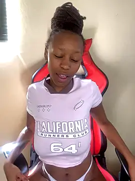 Snapshot of SexyPetitex25 chatting on 2, 11, 2025 SexyPetitex25 online show from 2, 11, 2025