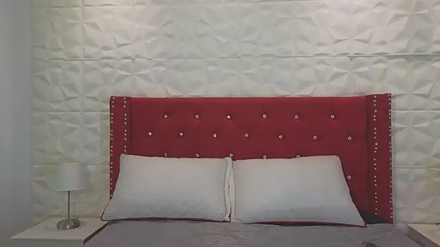 Snapshot of Lucy_n_pink chatting on 5, 10, 2025 Lucy n pink online show from 5, 10, 2025