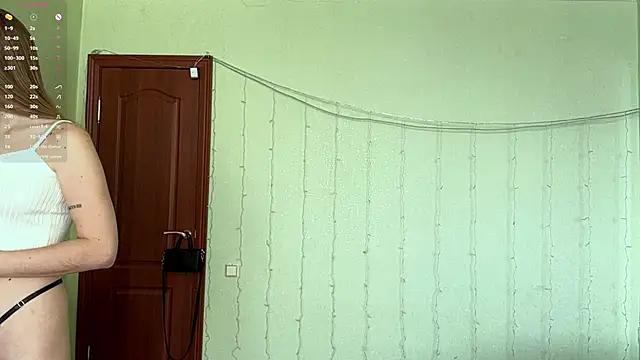 Snapshot of SweetJinny88 chatting on 4, 2, 2026 SweetJinny88 online show from 4, 2, 2026